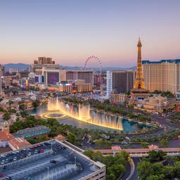 usa-las-vegas-luftaufnahme-des-las-vegas-in-nevada-g-621843450.jpg