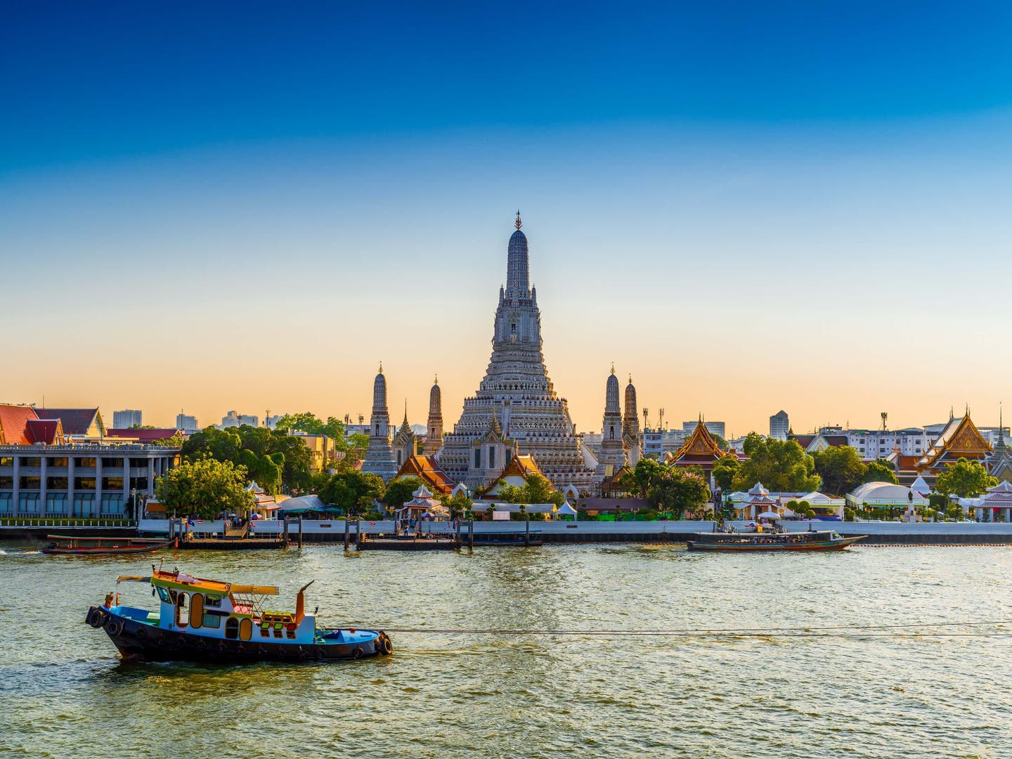 Blick auf den Wat-Arun-Tempel in Bangkok