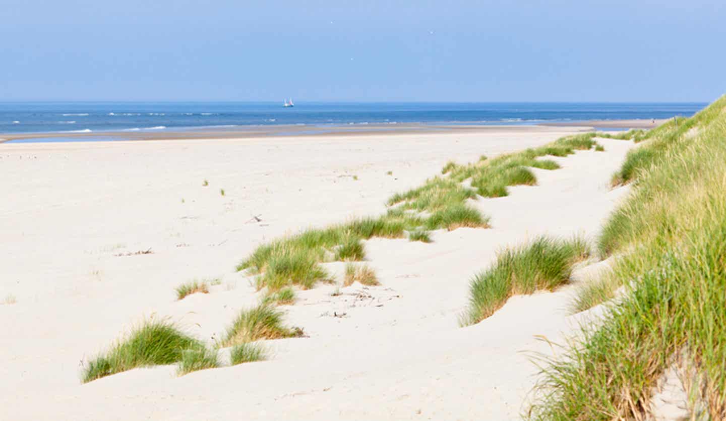 Puderweicher, weißer Sand am Strand auf Norderney