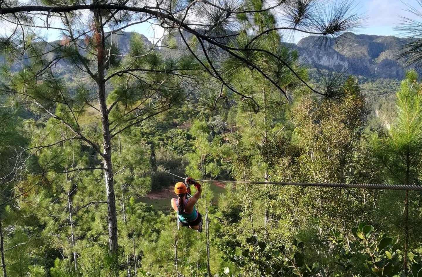 Adrenalin pur: Zipline Tour im Vinales Tal