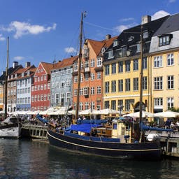 kopenhagen-nyhavn-t-183133789.jpg