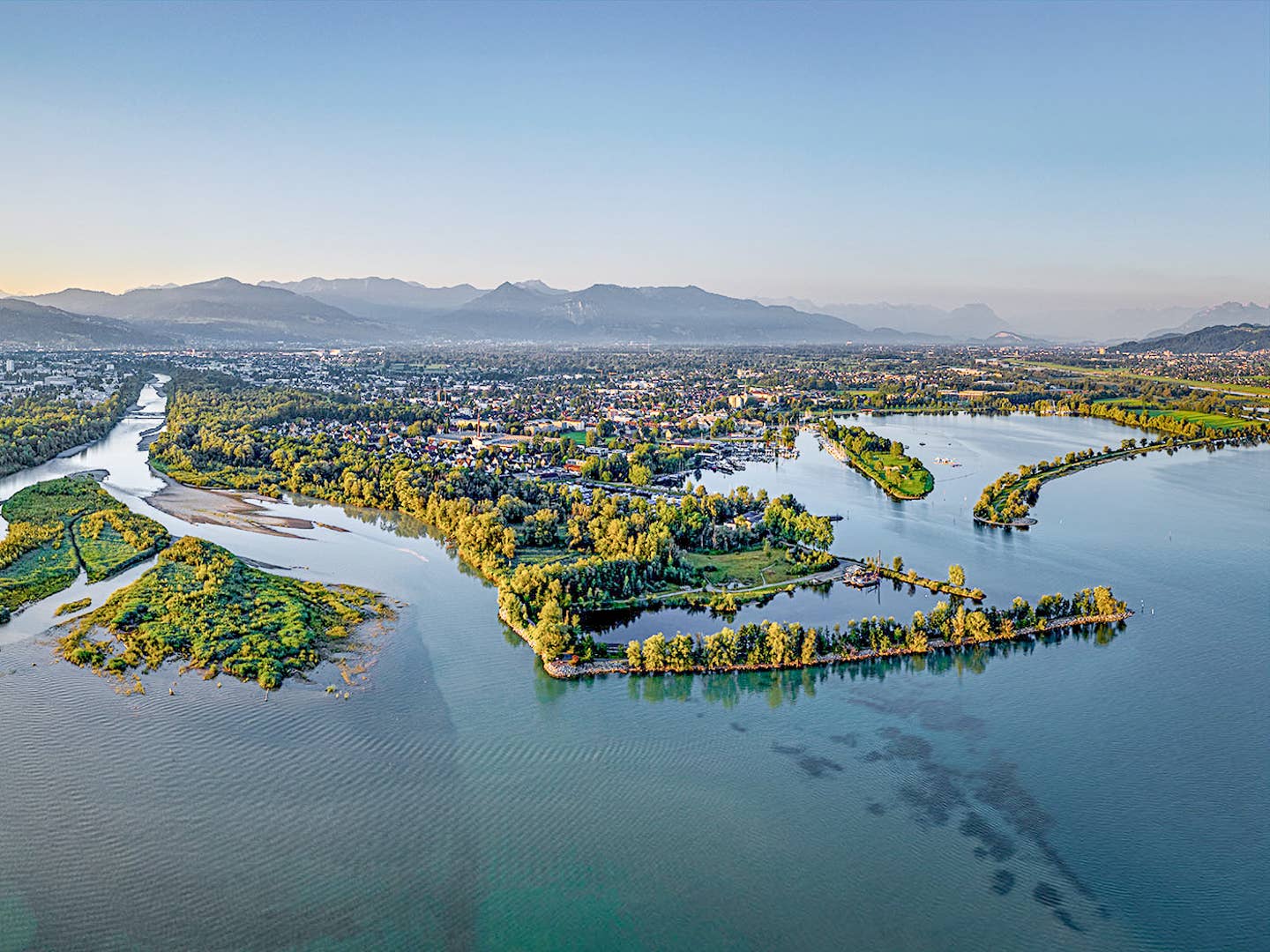 Bodensee Urlaub: Blick von oben auf den See