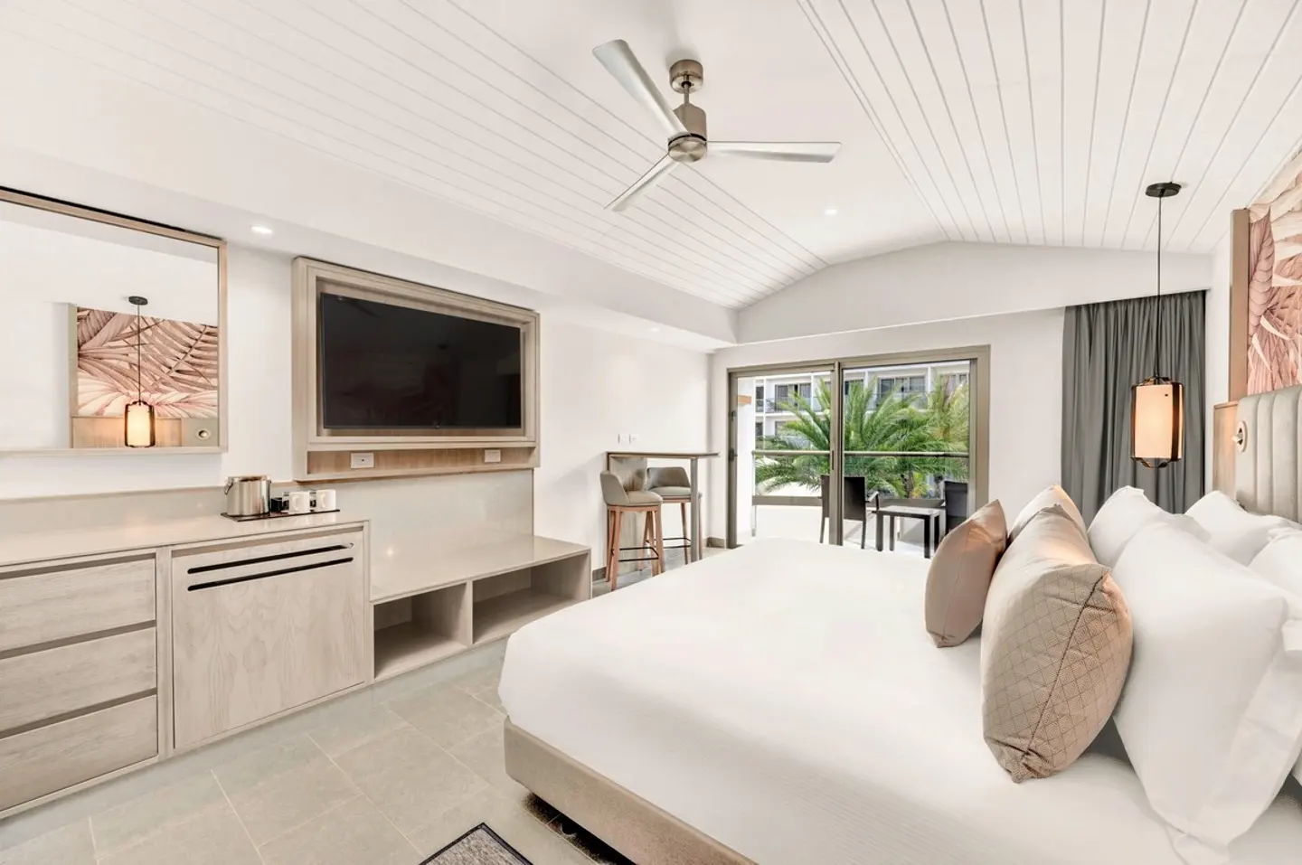 Wohnbeispiel Luxury Room Pool View