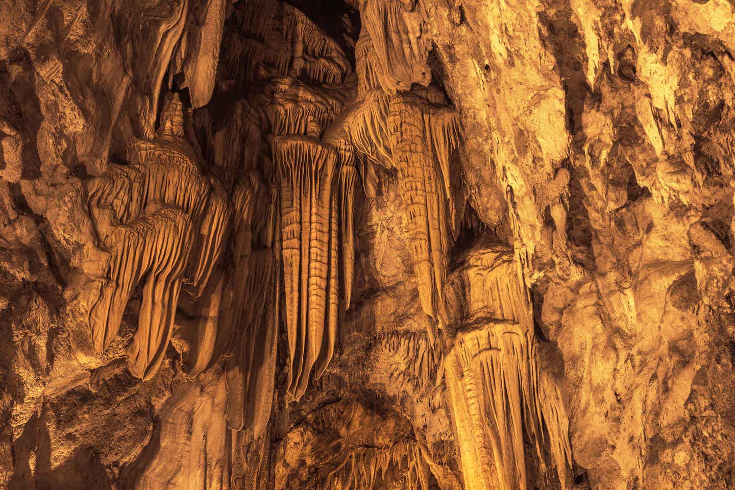 Tropfsteinhöhle Dim Cave