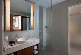 Beispiel Bad Taksu Suite