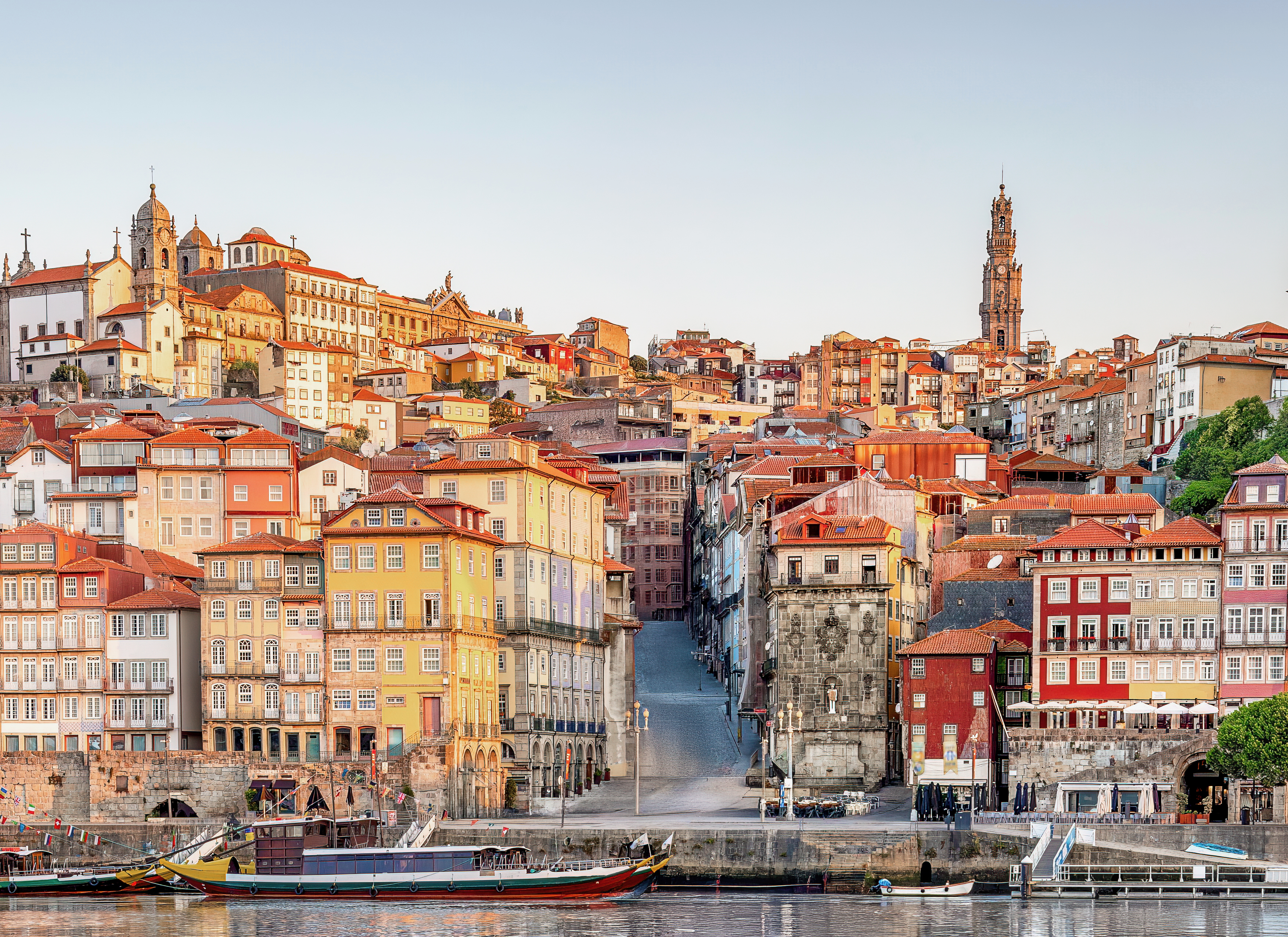 portugal-porto-ribeira-altstadt-douro-ufer-haeuser-unesco-g-crop-485674546.jpeg