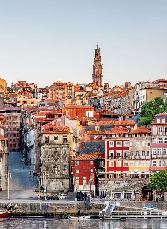 Porto Urlaub Porto – Blick auf die Altstadt vom Ufer des Douros aus
