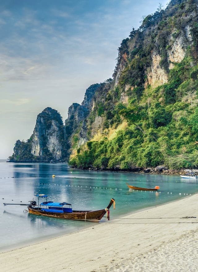 Zu den Angeboten Winterurlaub in Thailand - Strand und Dschungel