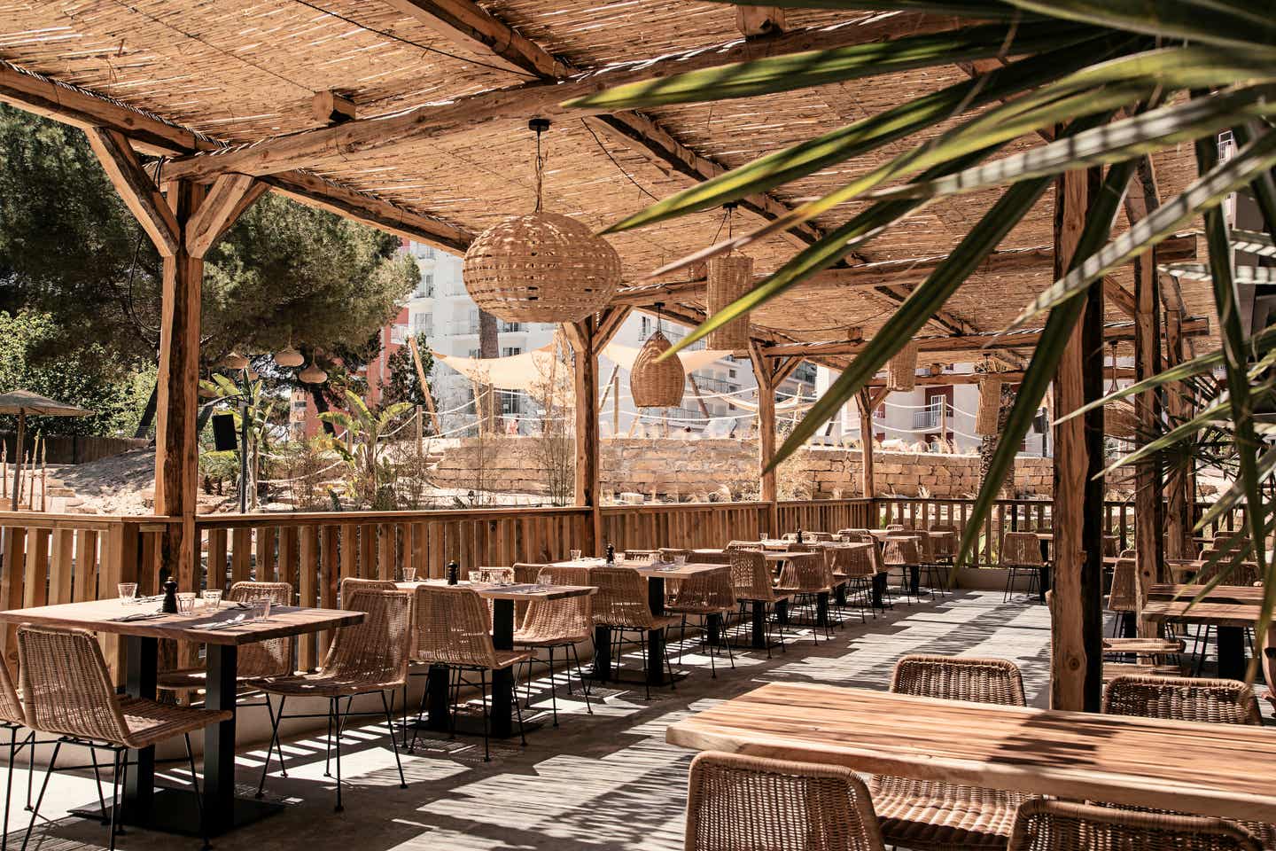 Schönste Hotels Mallorca: Restaurantbereich im Cook’s Club Palma Beach