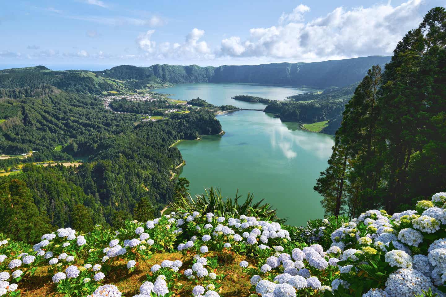 Azoren Sehenswürdigkeiten: Malerischer Blick auf Sete Cidades auf den Azoren