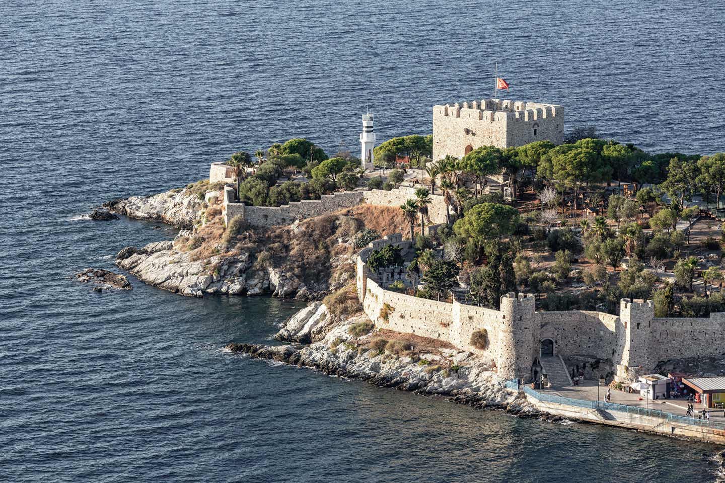 Kusadasi Urlaub mit DERTOUR. Burg auf der Taubeninsel