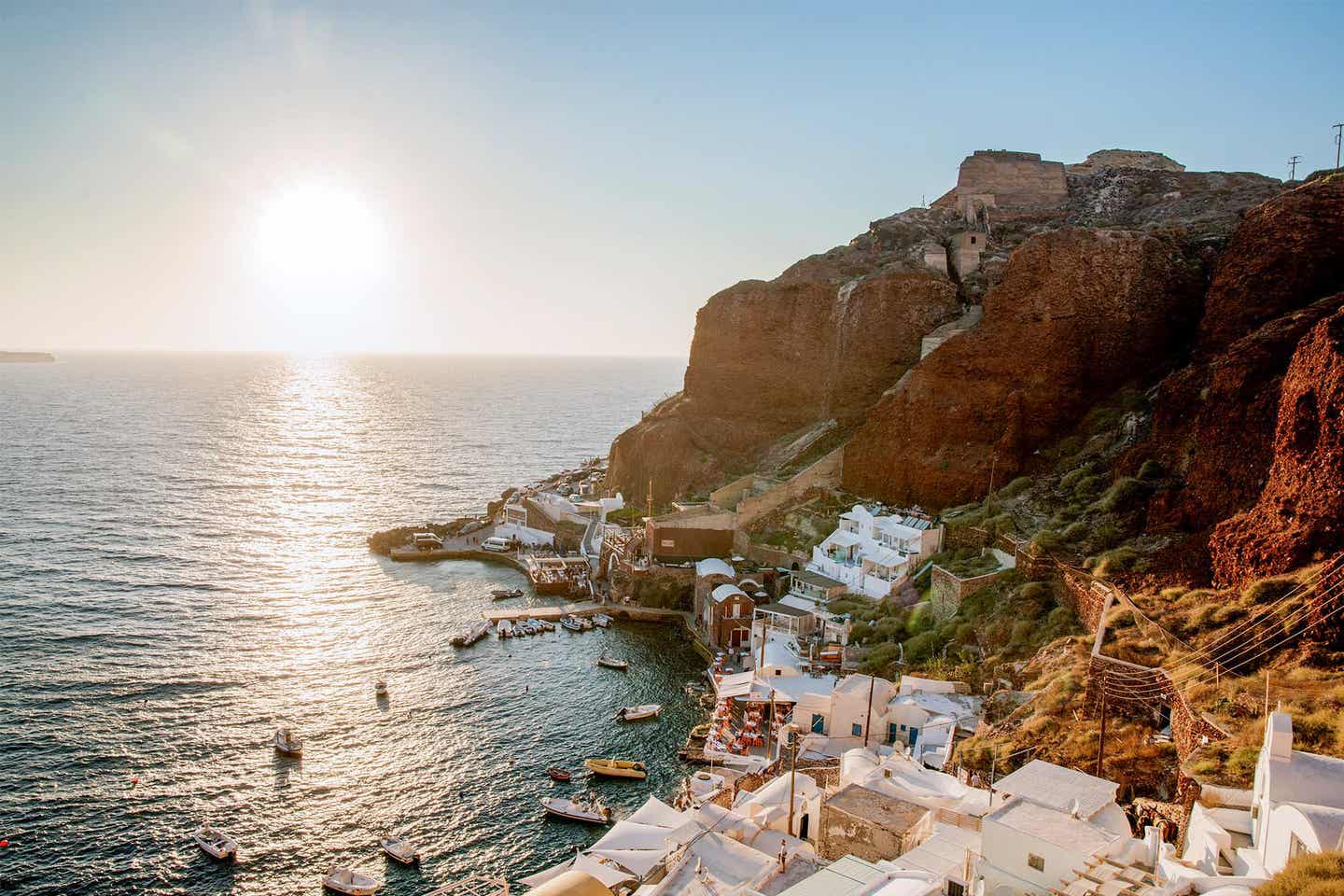 Sonnenuntergang an der Bucht von Oia