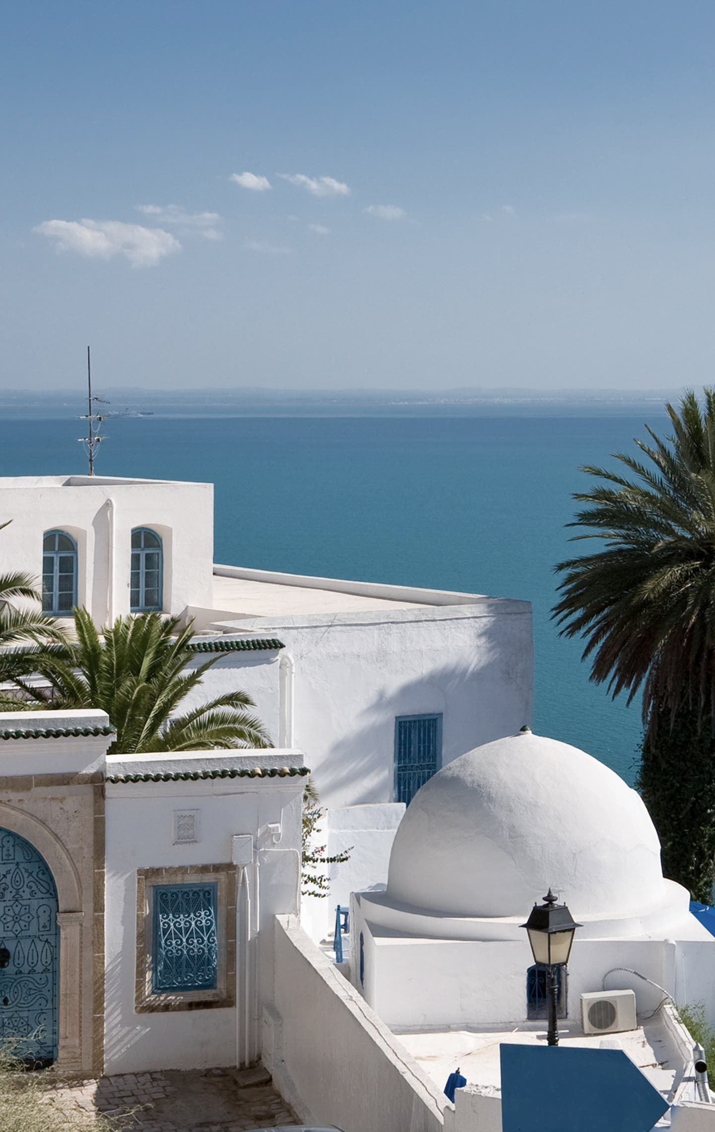 Typisches Gebäude am Meer in Tunesien