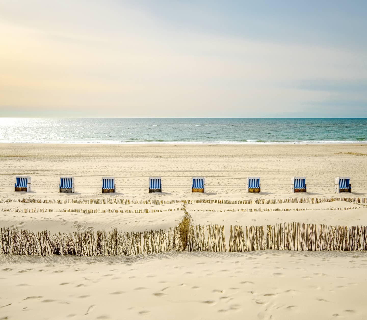 Deutschland-Urlaub: Küste mit Strandkörben