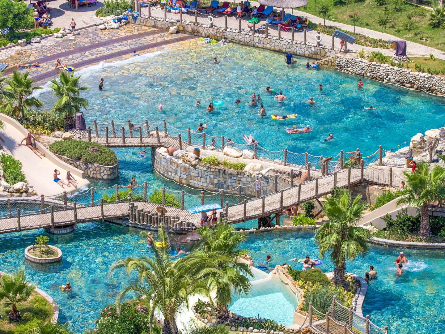  Lagunenartige Poollandschaft im Club Grand Aqua in Colakli, Side – eines der besten Familienhotels der Türkei