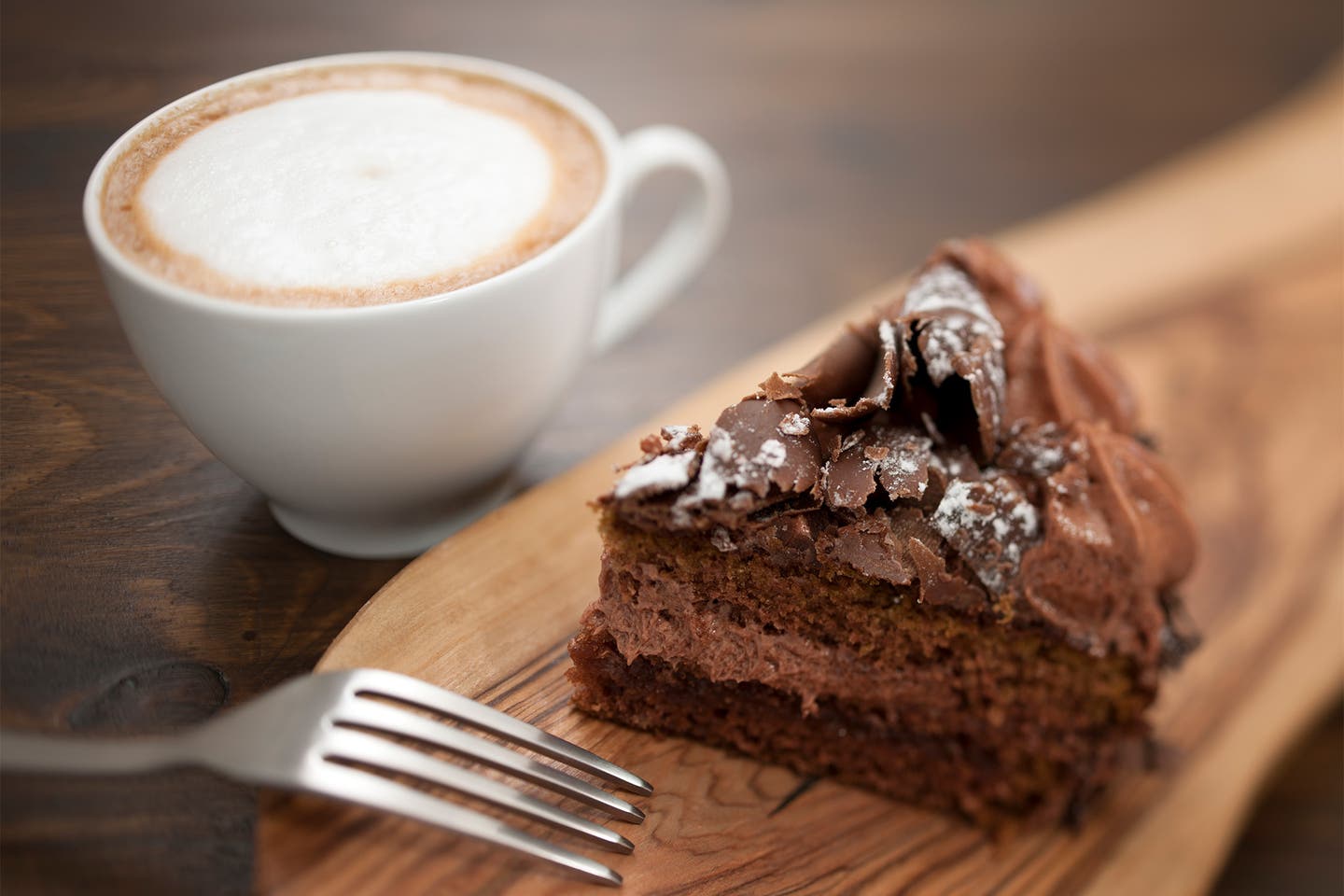 Schokoladenkuchen und Kaffee