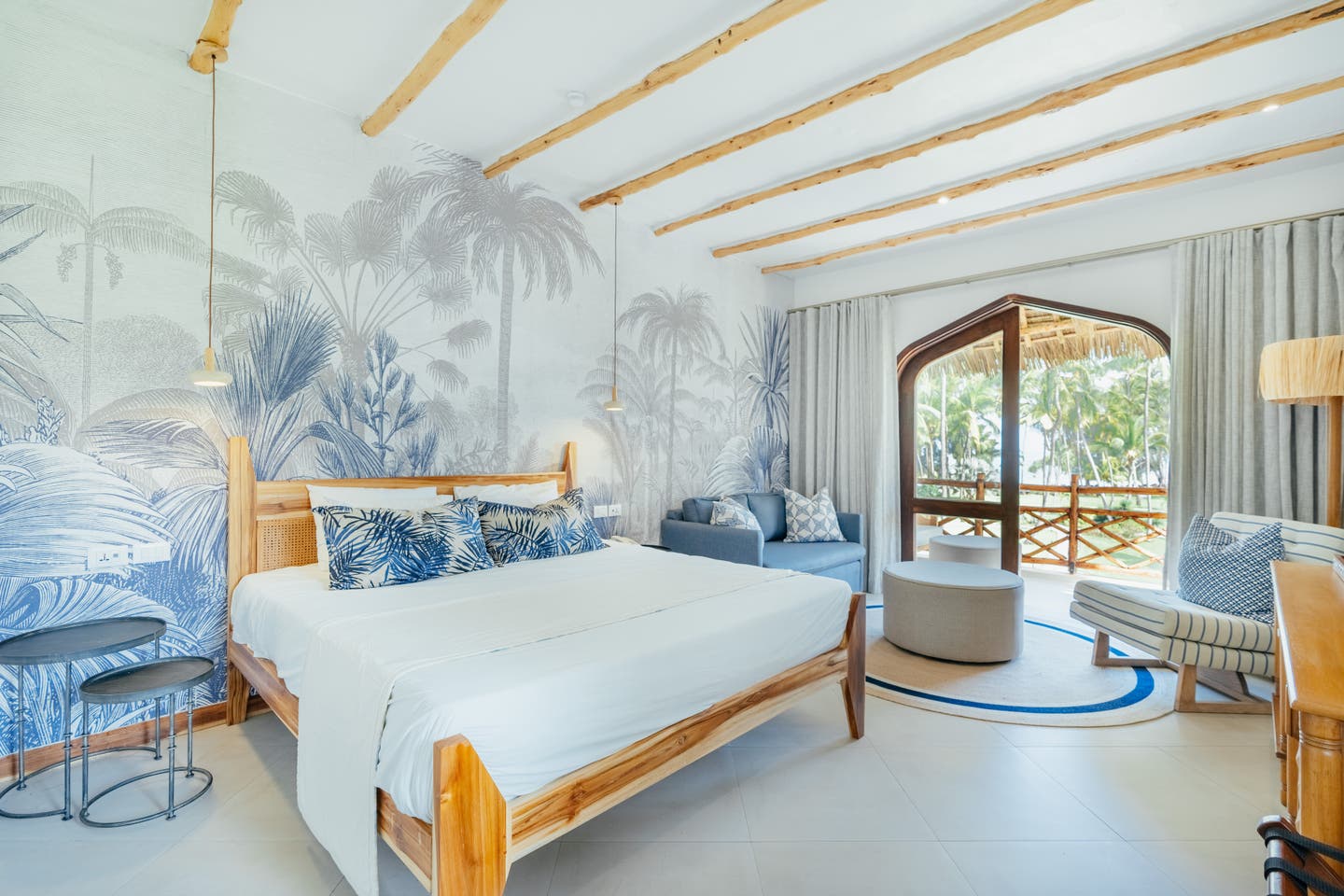 Schlafen im Doppelbett in einem Deluxe Ocean View Zimmer