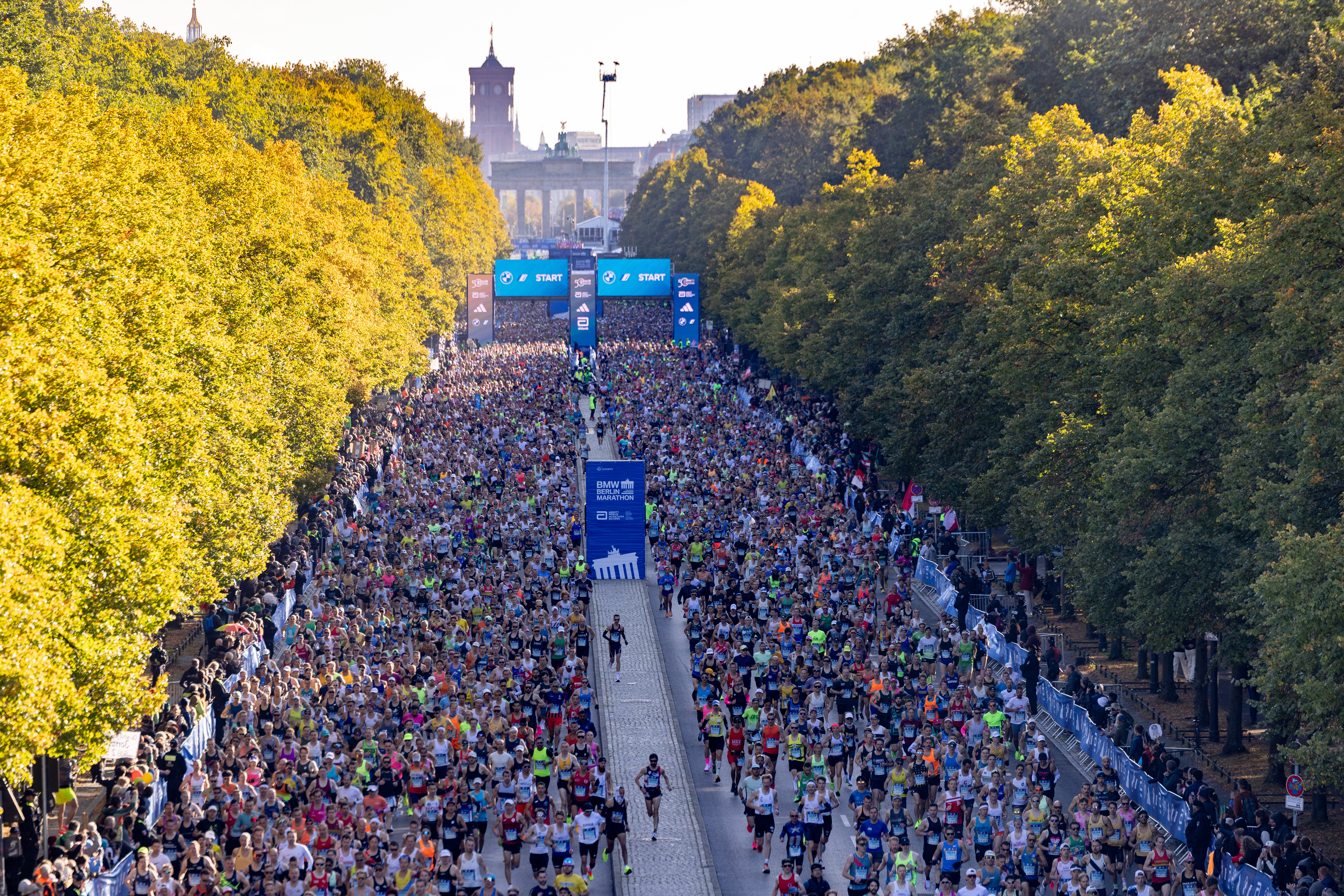 marathon-berlin-brandenburger-tor-SCC EVENTS-Norbert Wilhelmi.jpg
