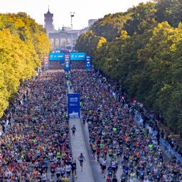 marathon-berlin-brandenburger-tor-SCC EVENTS-Norbert Wilhelmi.jpg