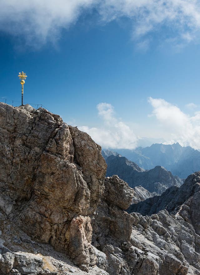 Wanderung auf der Zugspitze Aussicht auf der Zugspitze – Deutschlands höchster Berg