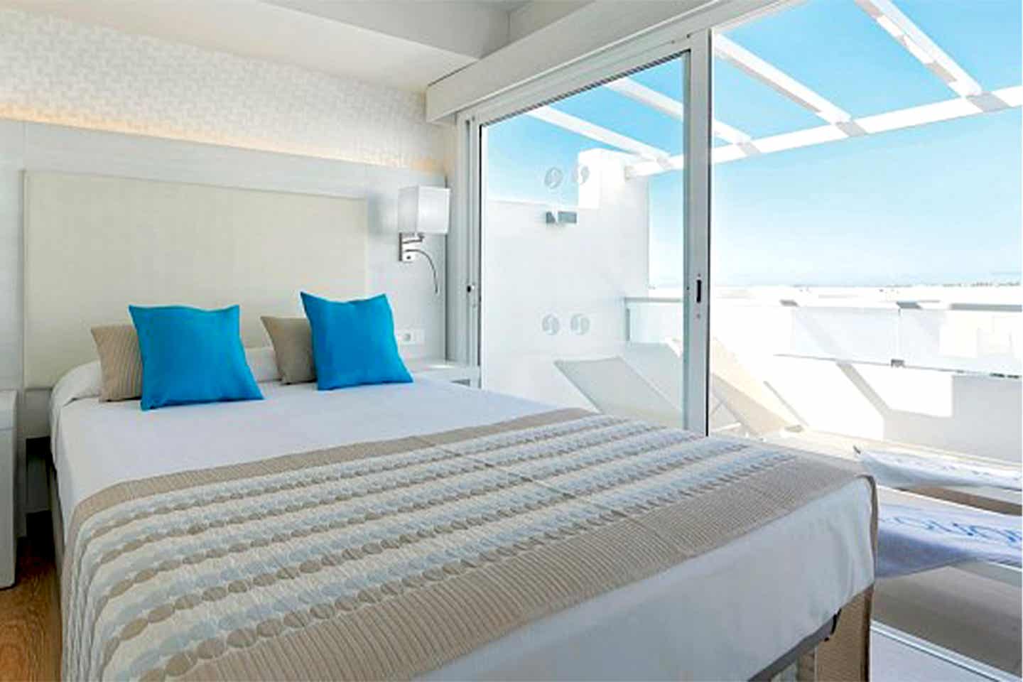 Sentido Aequora Lanzarote Suites Zimmer mit Balkon