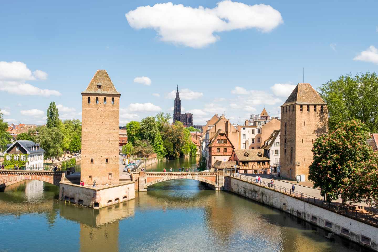 Sehenswürdigkeiten im Schwarzwald: Bogenbrücke in Straßburg