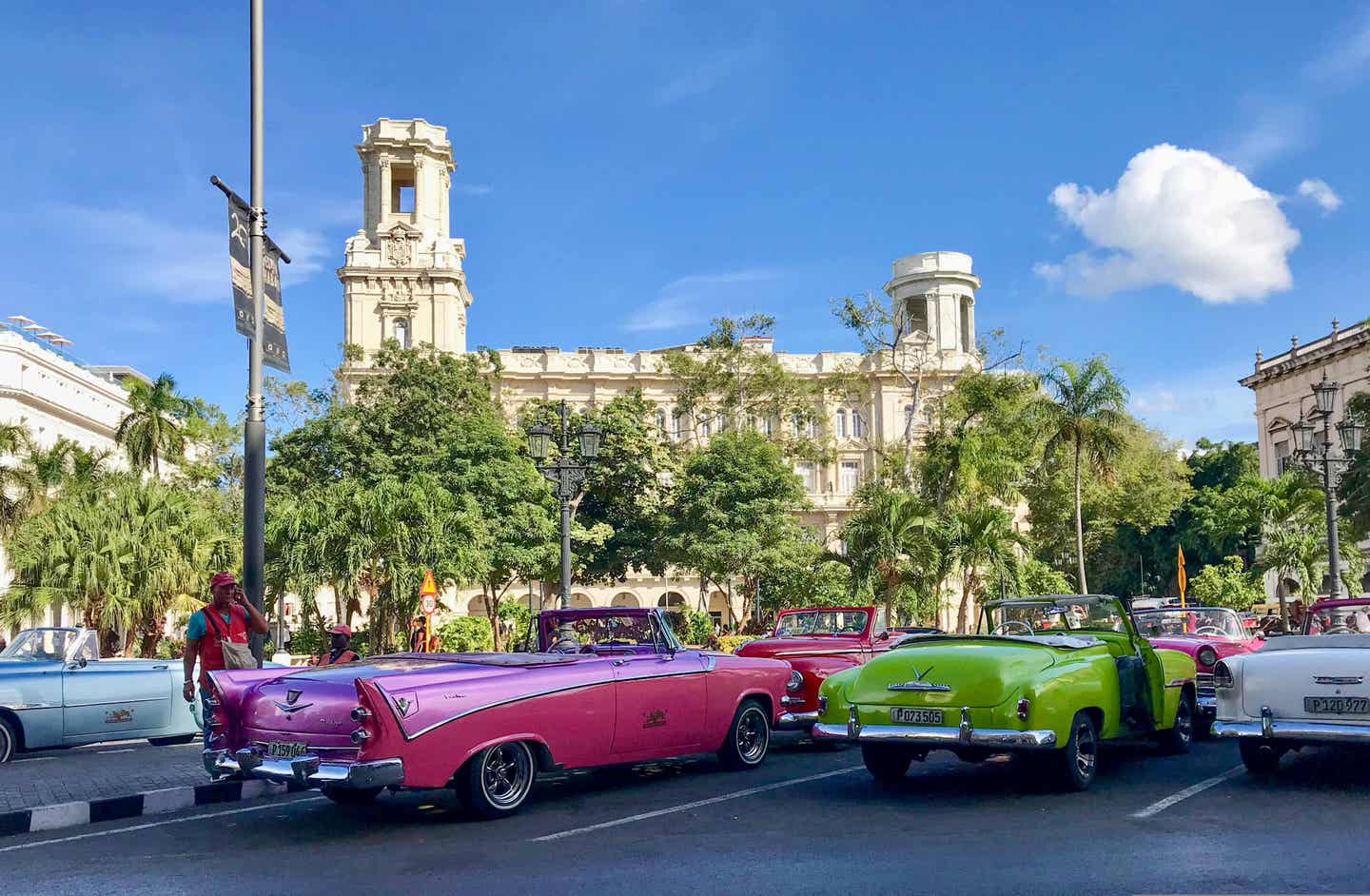 Oldtimer in der Nähe des Parque Central in Havanna