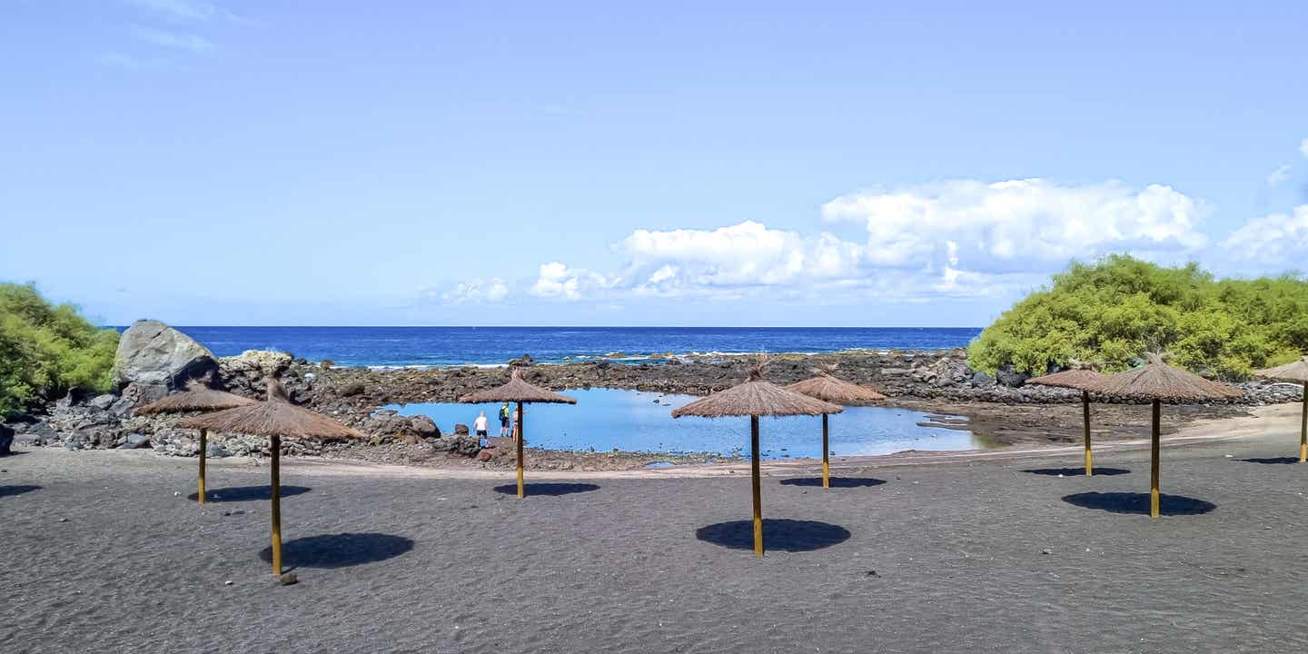 Familienurlaub auf den Kanaren: ein Dorf in einem Tal auf La Gomera