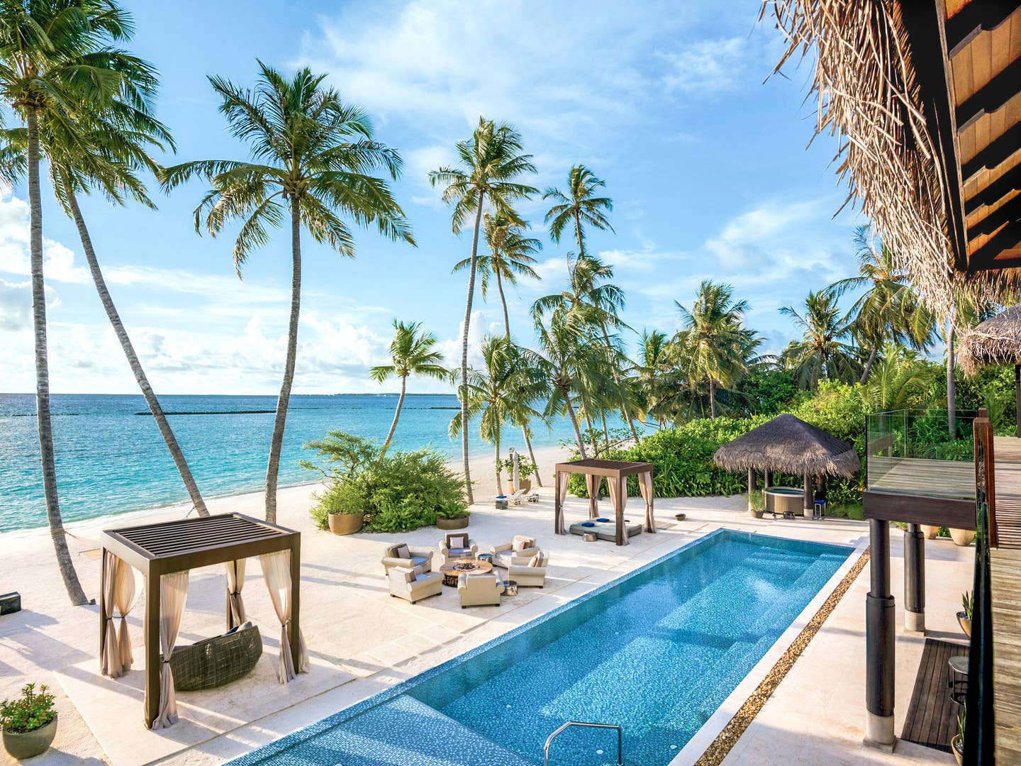 Luxusurlaub Malediven: Außenbereich des Velaa Private Island