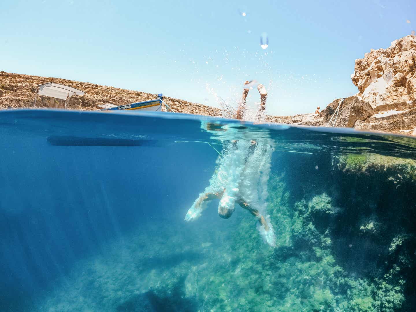 Maltas beste Reisezeit für Klippenspringen