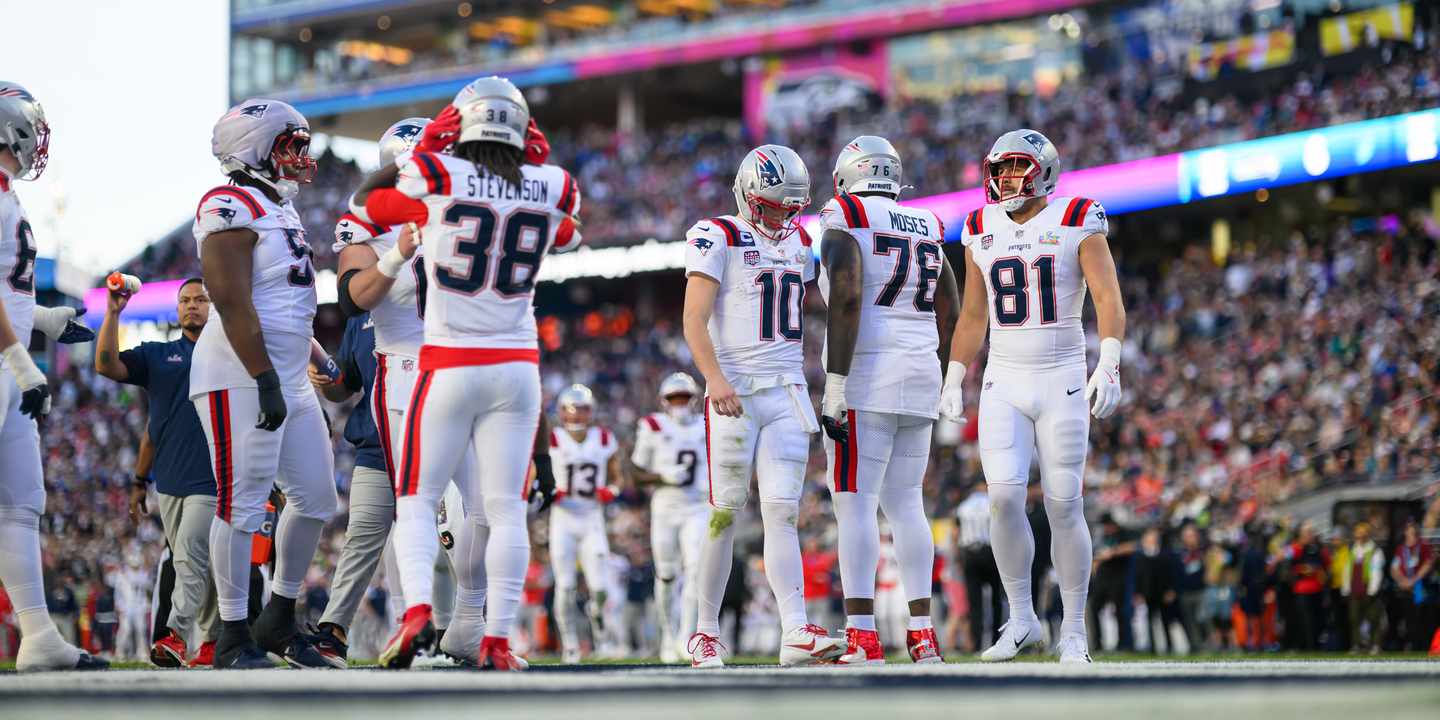 Super Bowl Team in weißen Trikots