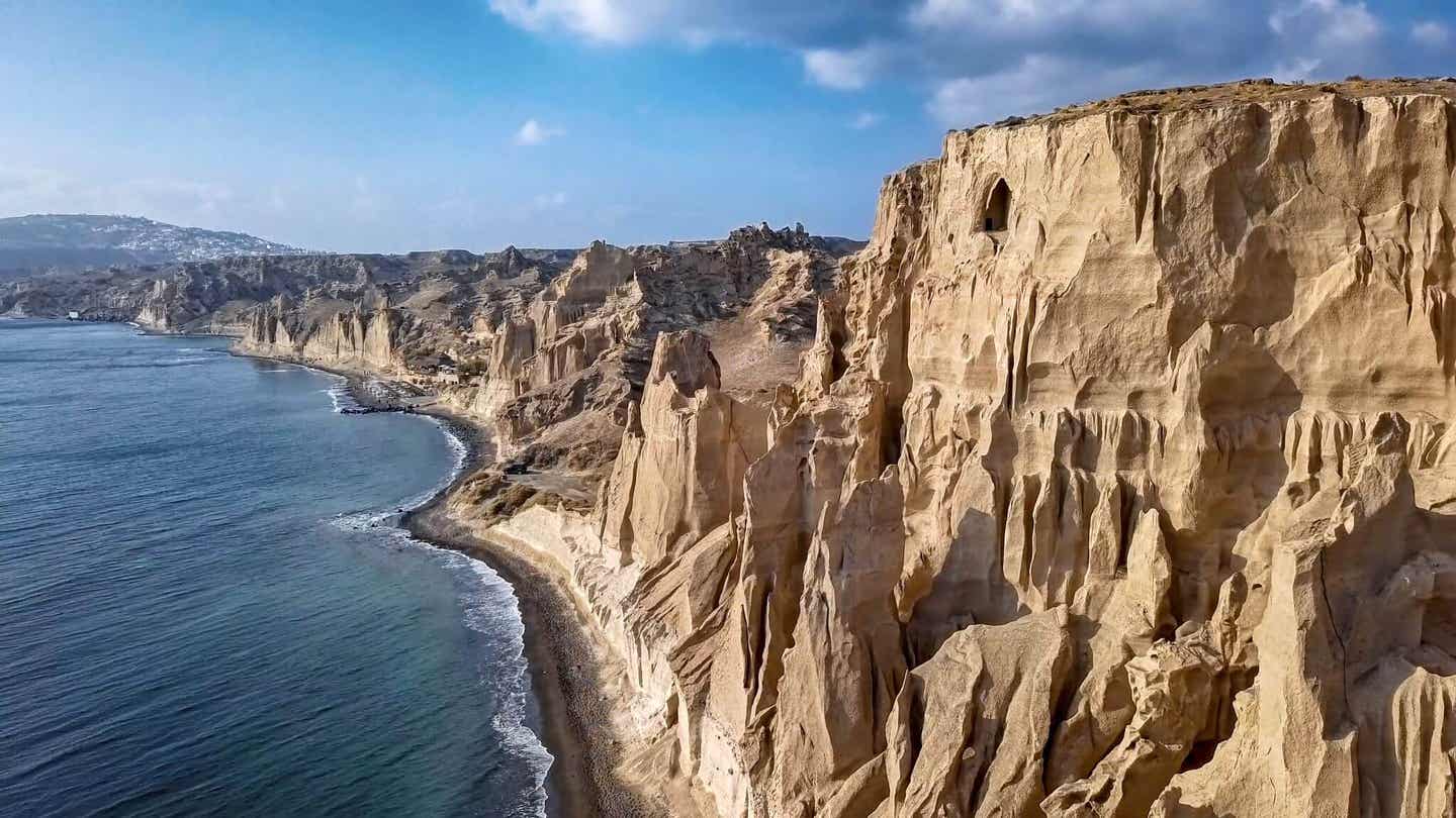 Der Vlihada Beach auf Santorini