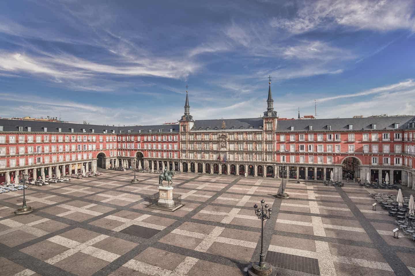 Madrid Sehenswürdigkeiten: Skyline des Plaza Mayor