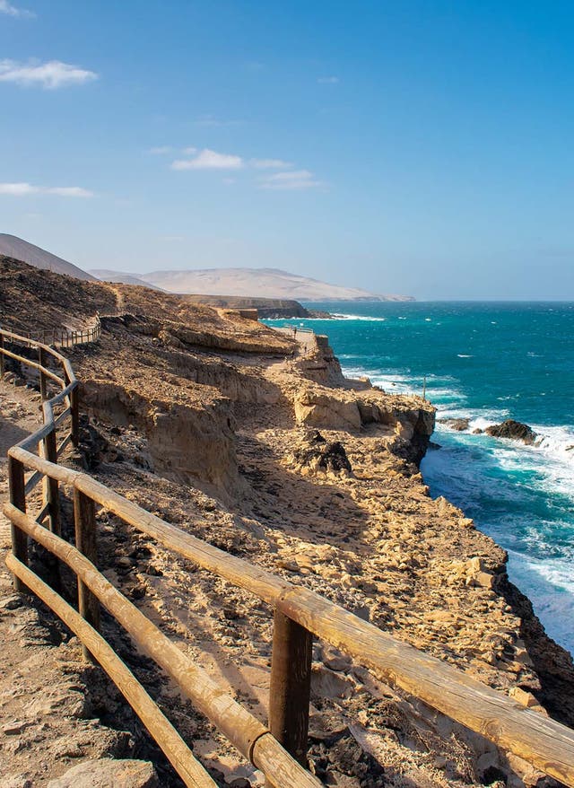 Fuerteventuras Sehenswürdigkeiten Kanaren Fuerteventura ajuy black sandy beach Wanderweg