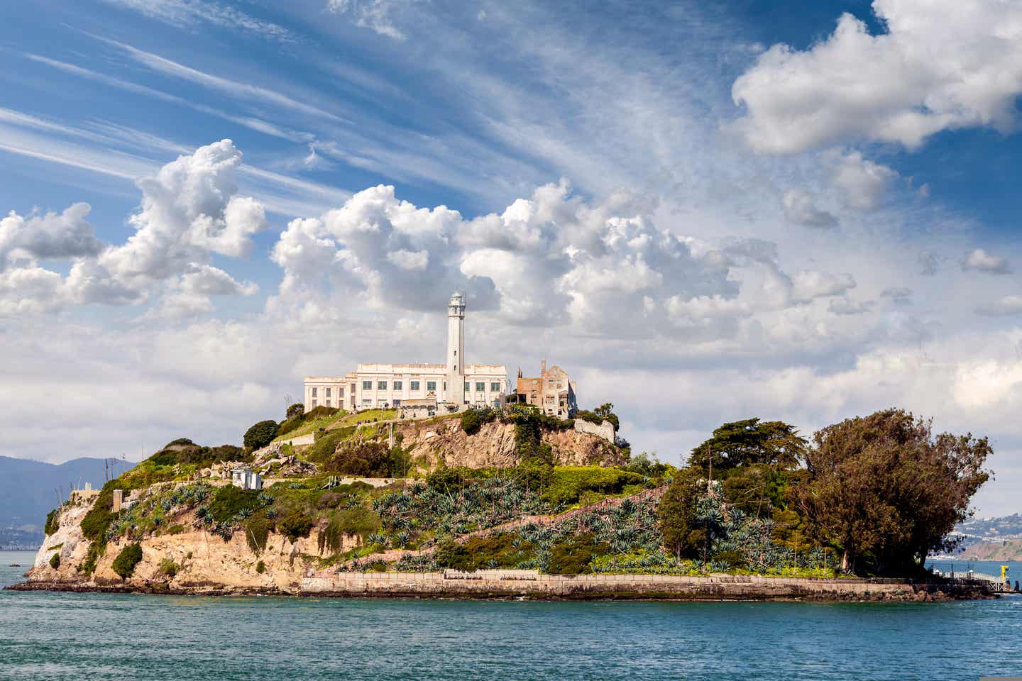 Bekanntes Gefängnis Alcatraz - eine historische Sehenswürdigkeit und ein Muss im San-Francisco-Urlaub.