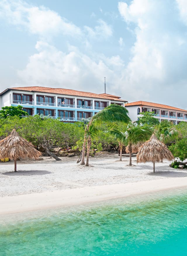 Schönste Hotels Karibik Die karibischen Hotels liegen oft wunderschön am langen Sandstrand