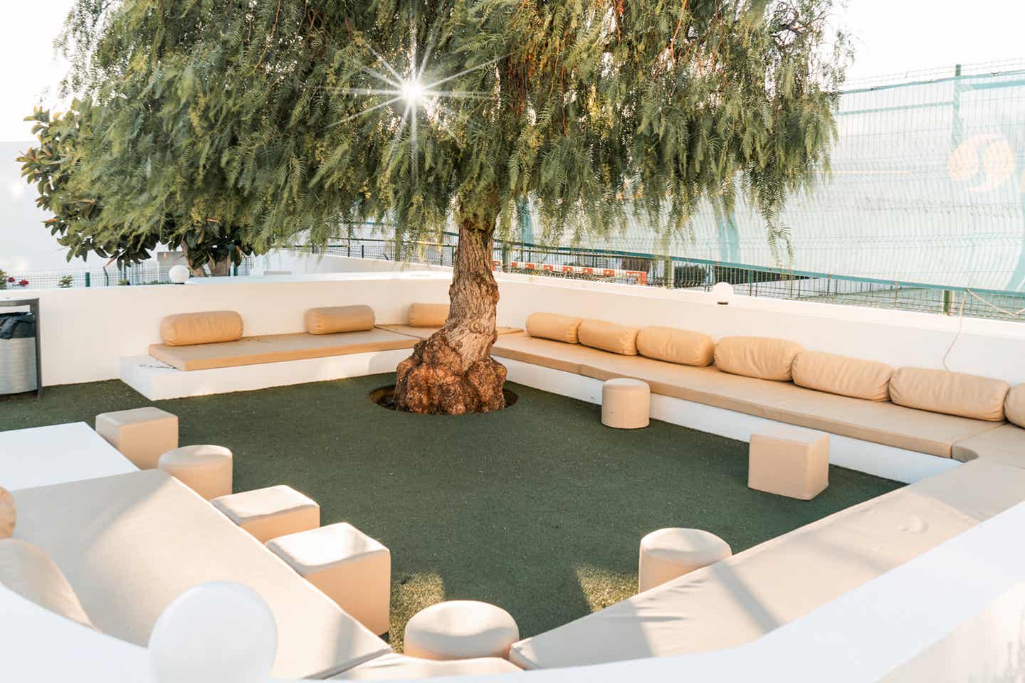 Kanaren Lanzarote Hotel Aequora Chillout Area