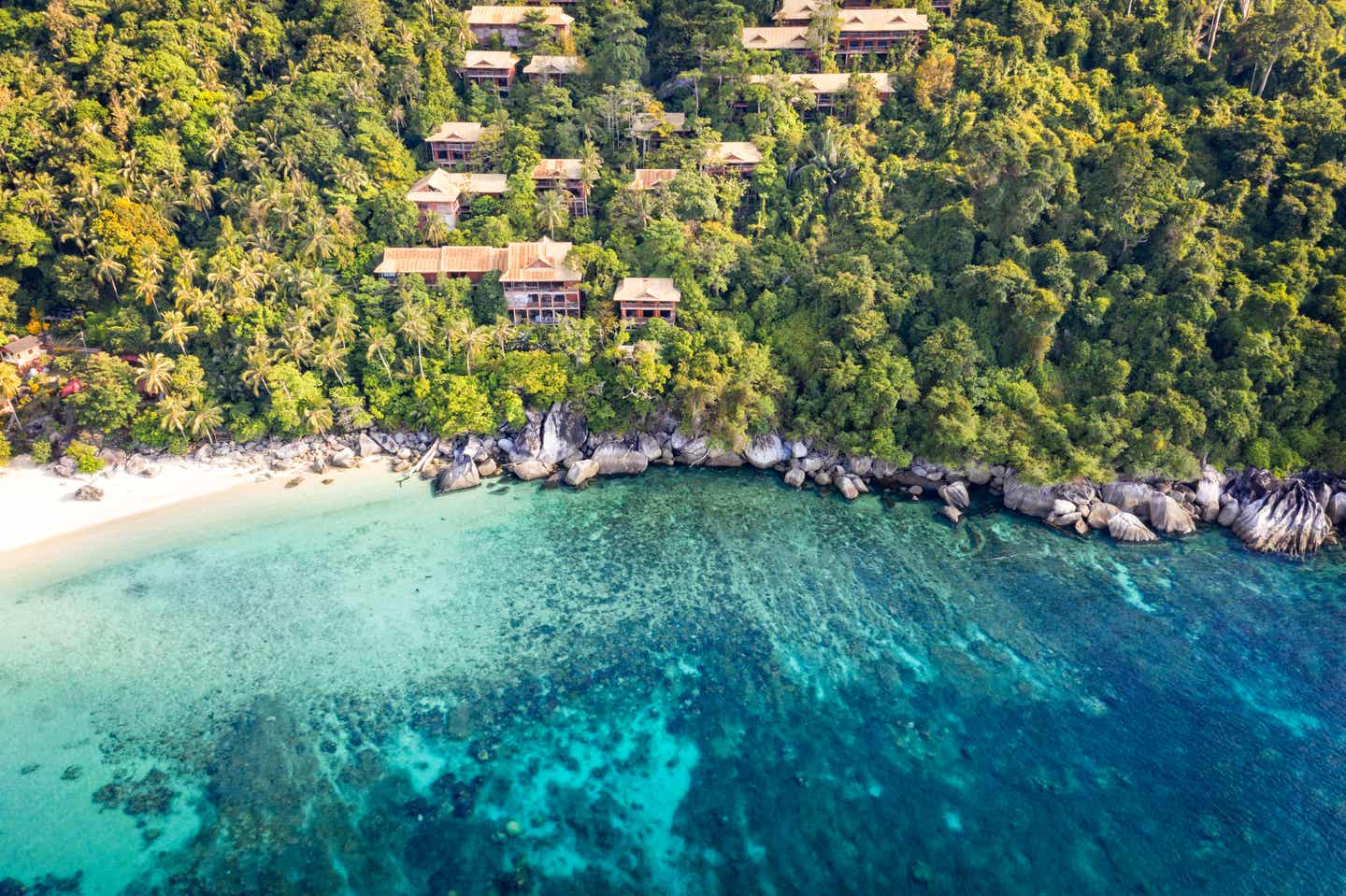 Malaysias Reisezeit. Luftaufnahme von Tioman-Island