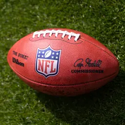 nfl-duke-KP_2575_26_DER_KV_NFL_eCom_SoMe_1920x1080.jpg
