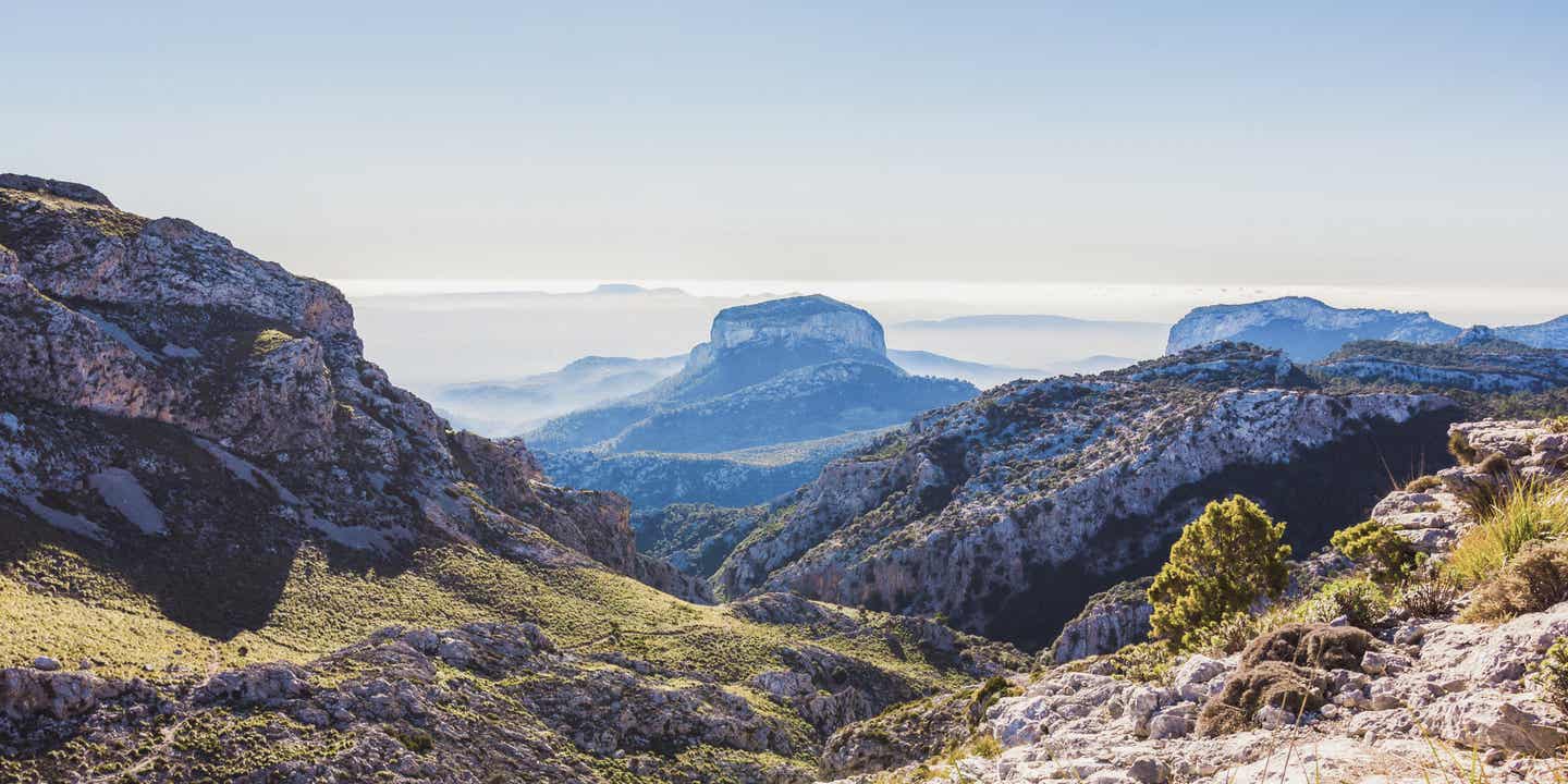 Serra de Tramuntana auf Mallorca – beeindruckende Gebirgslandschaft mit felsigen Gipfeln und Weitblick