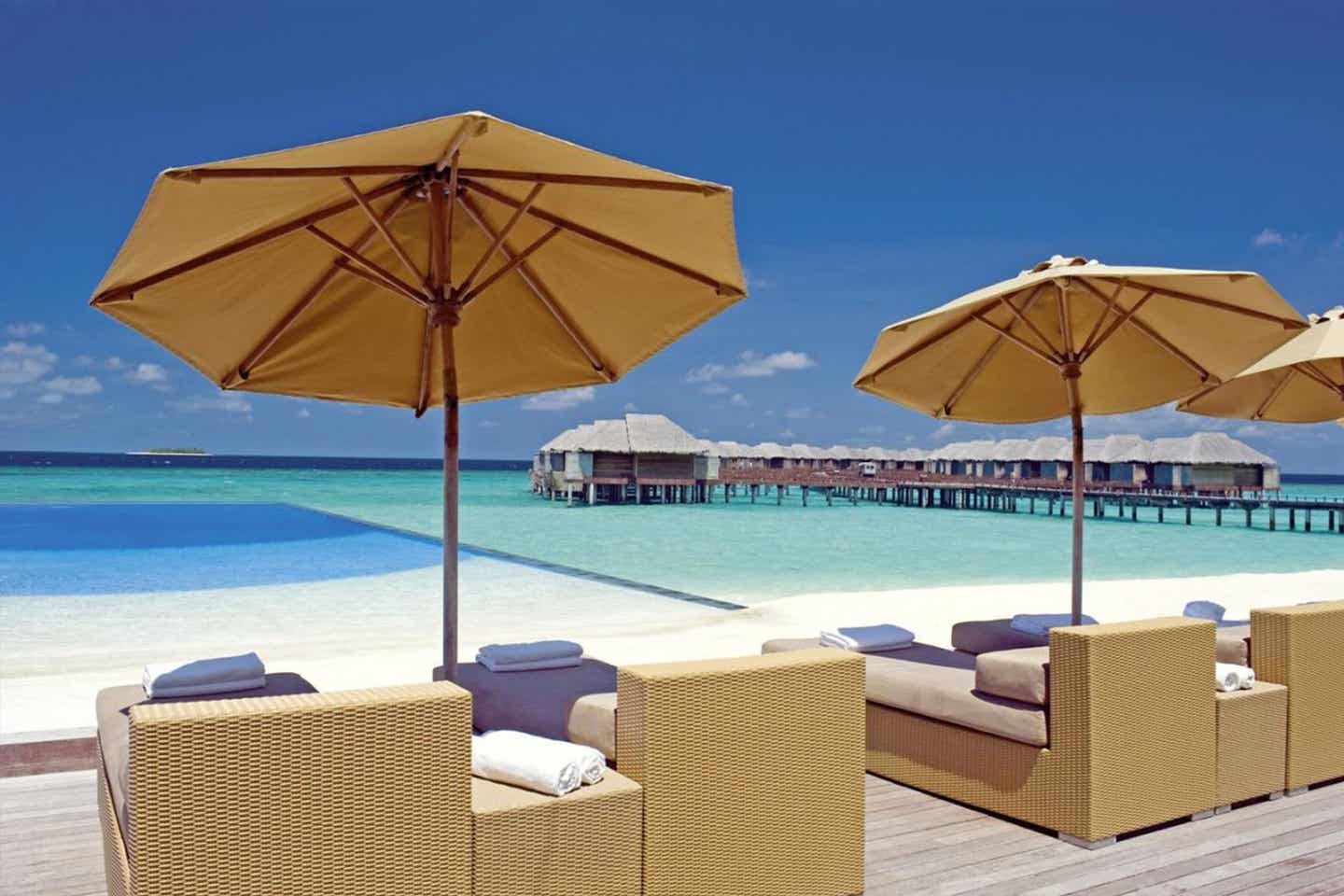 Malediven: Strandblick im Ja Manafaru