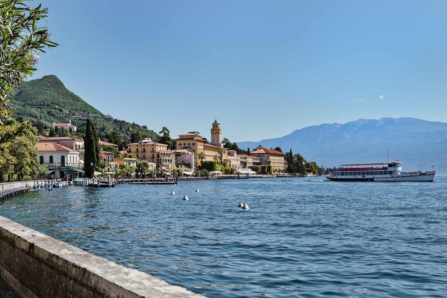 Urlaub mit Hund am Gardasee: Gardone Riviera, bekannt als die "Gartenstadt"