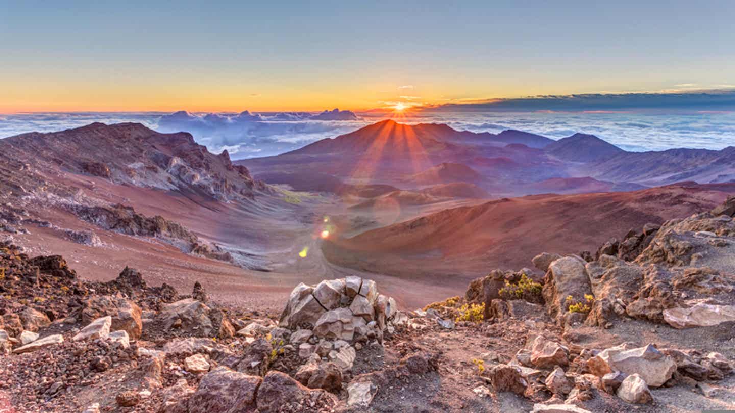 Atemberaubender Sonnenaufgang am Haleakala Krater, Maui