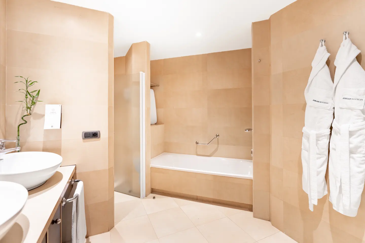 Beispiel Bad Suite Superior Meerblick