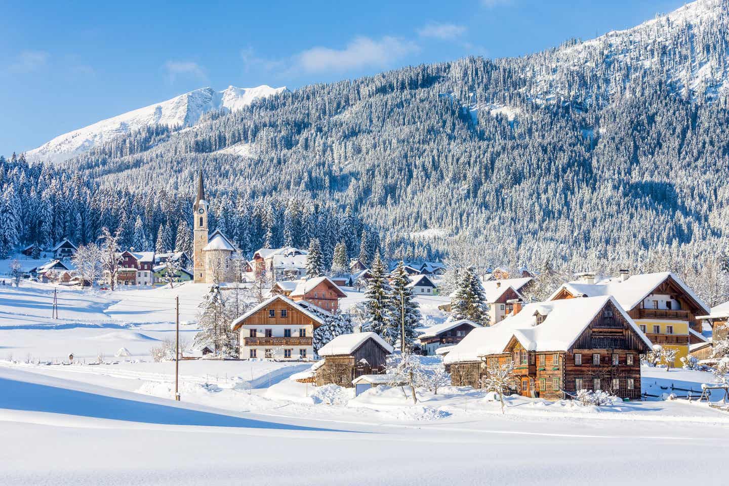 Die schönsten Skigebiete in Österreich: Dorf im Salzkammergut