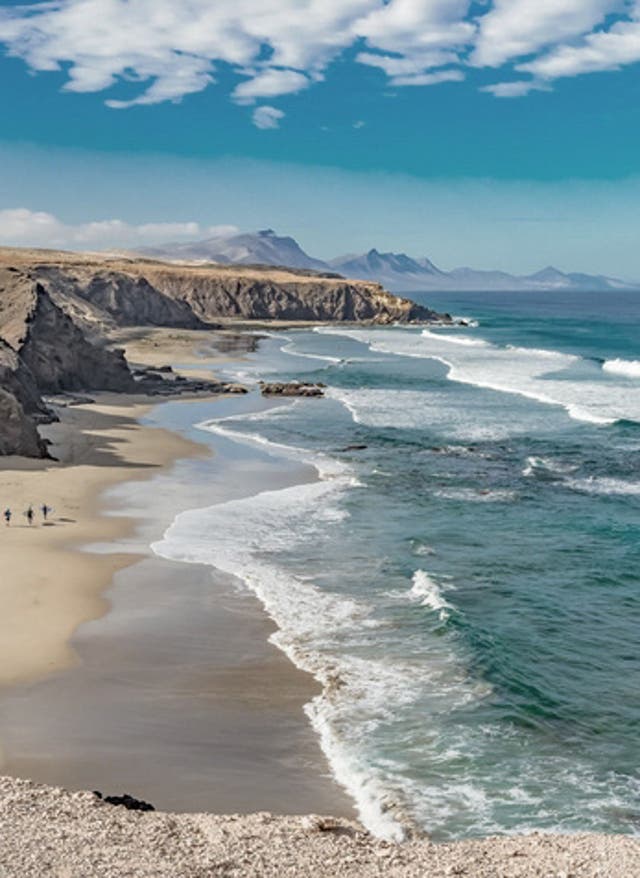 Zu den Angeboten Winterurlaub auf Fuerteventura - Blick auf türkises Wasser