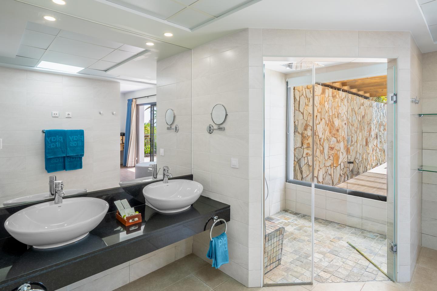 Suite Meerblick Privatpool Bad