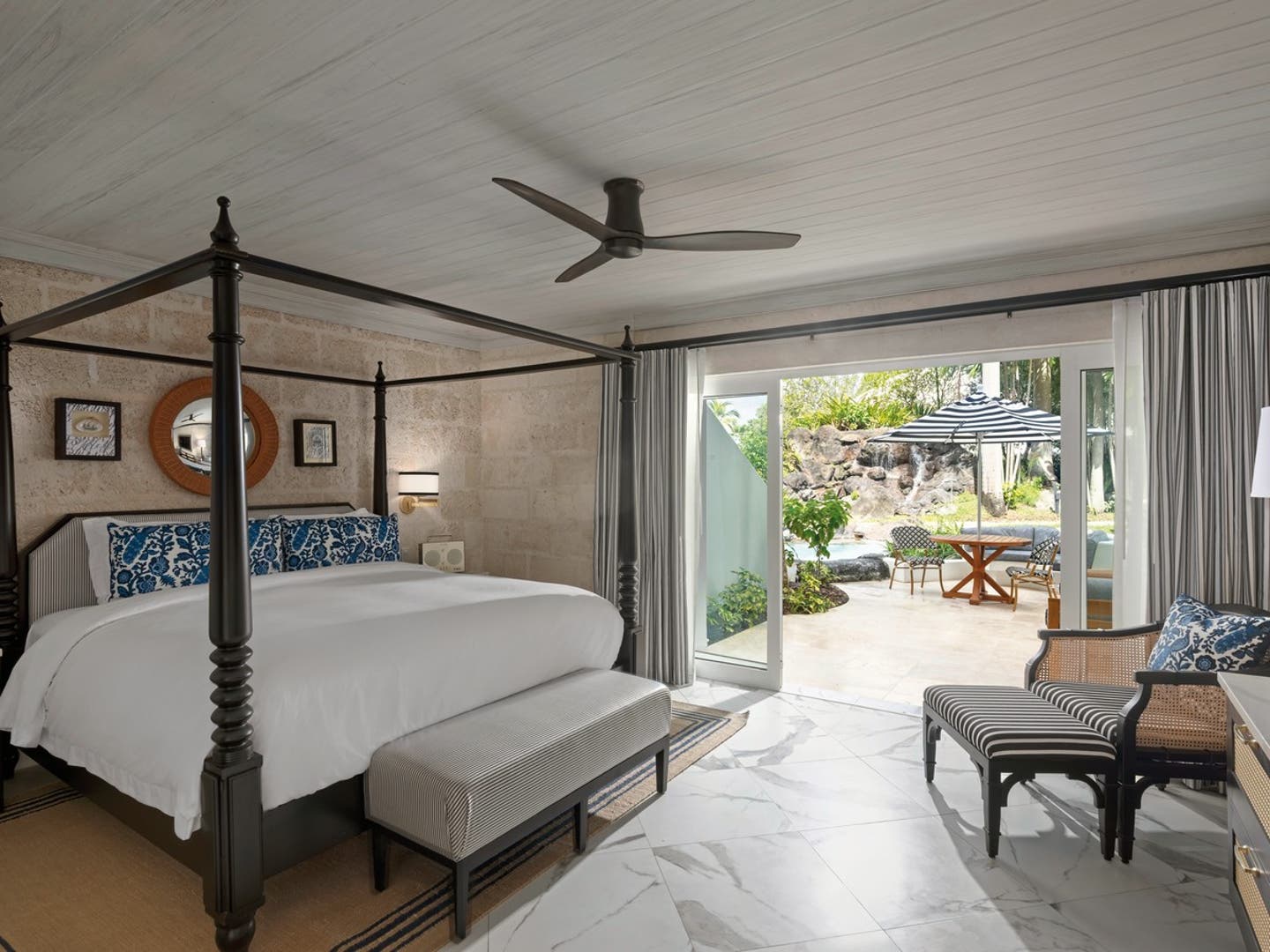 Wohnbeispiel Luxury Swim Up Poolside