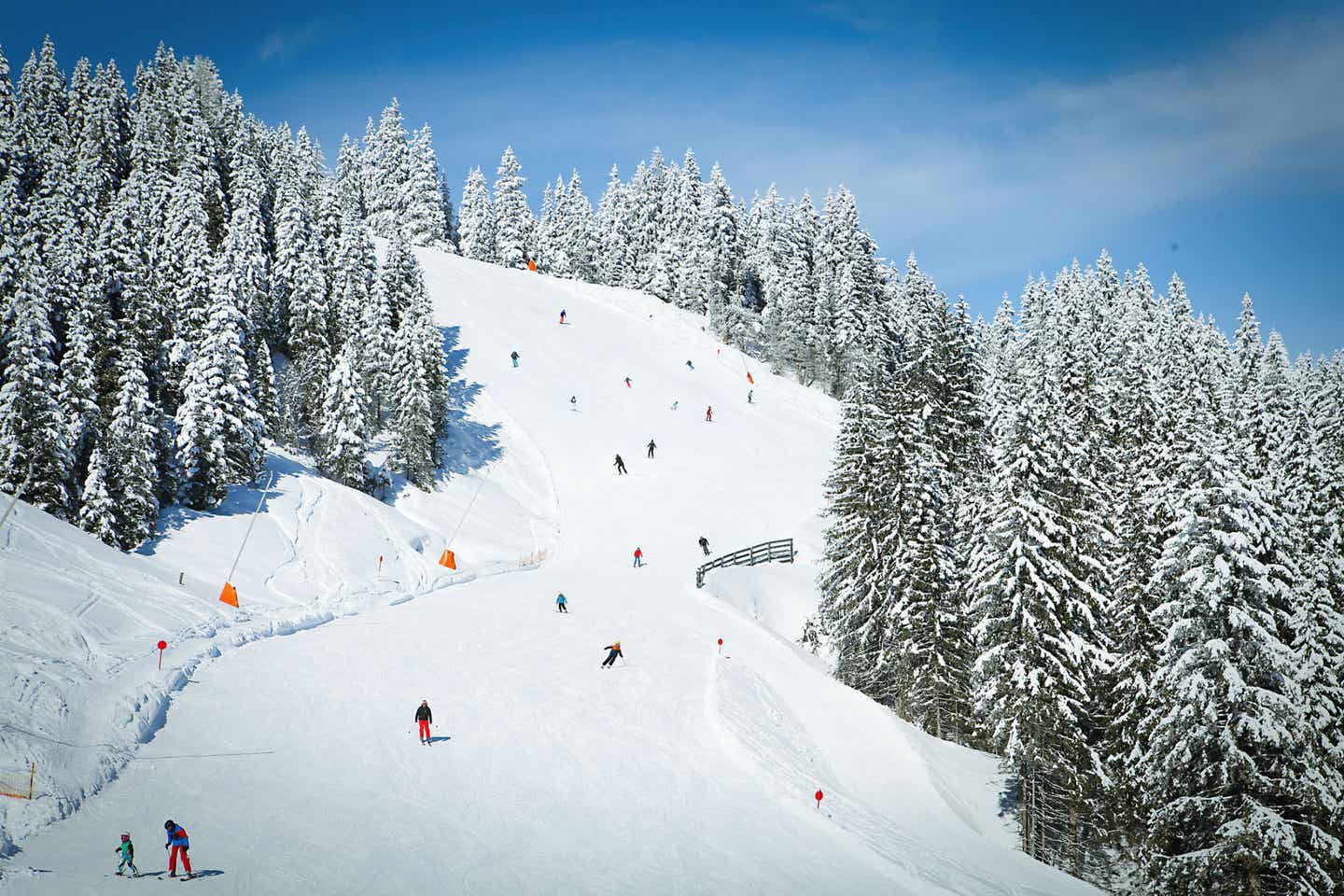 Skispaß für Groß und Klein in den Kitzbüheler Alpen