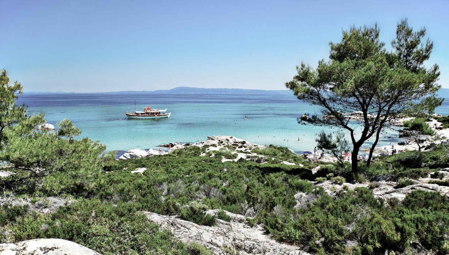 Chalkidiki Sehenswürdigkeiten: Panoramablick auf den Portokali-Strand